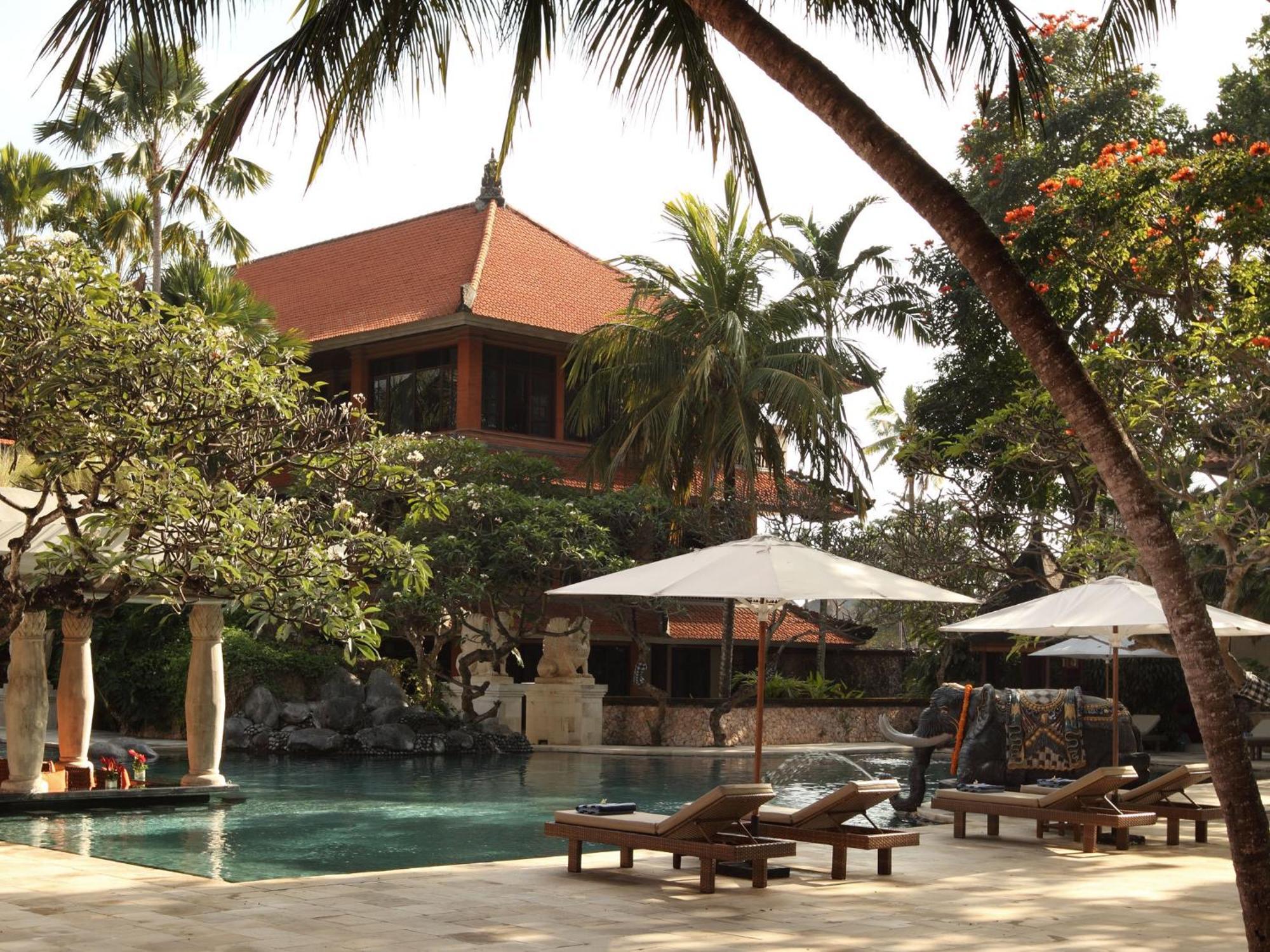 Puri Santrian And Resort